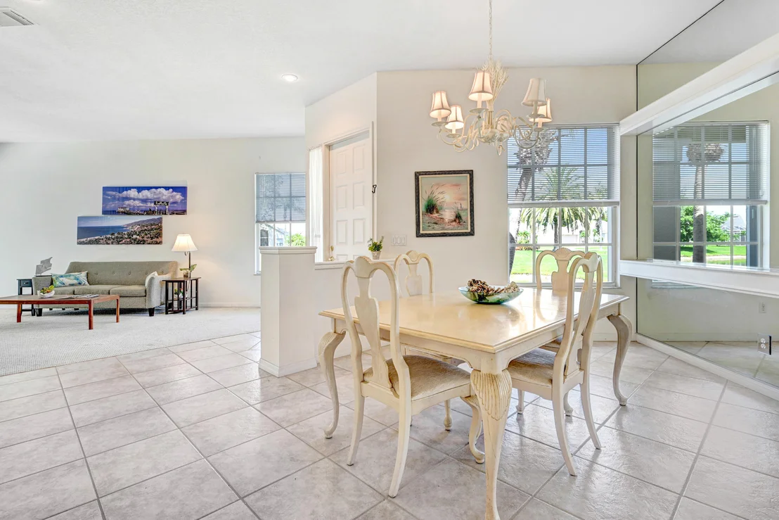 Photo of 2299 Addington Circle