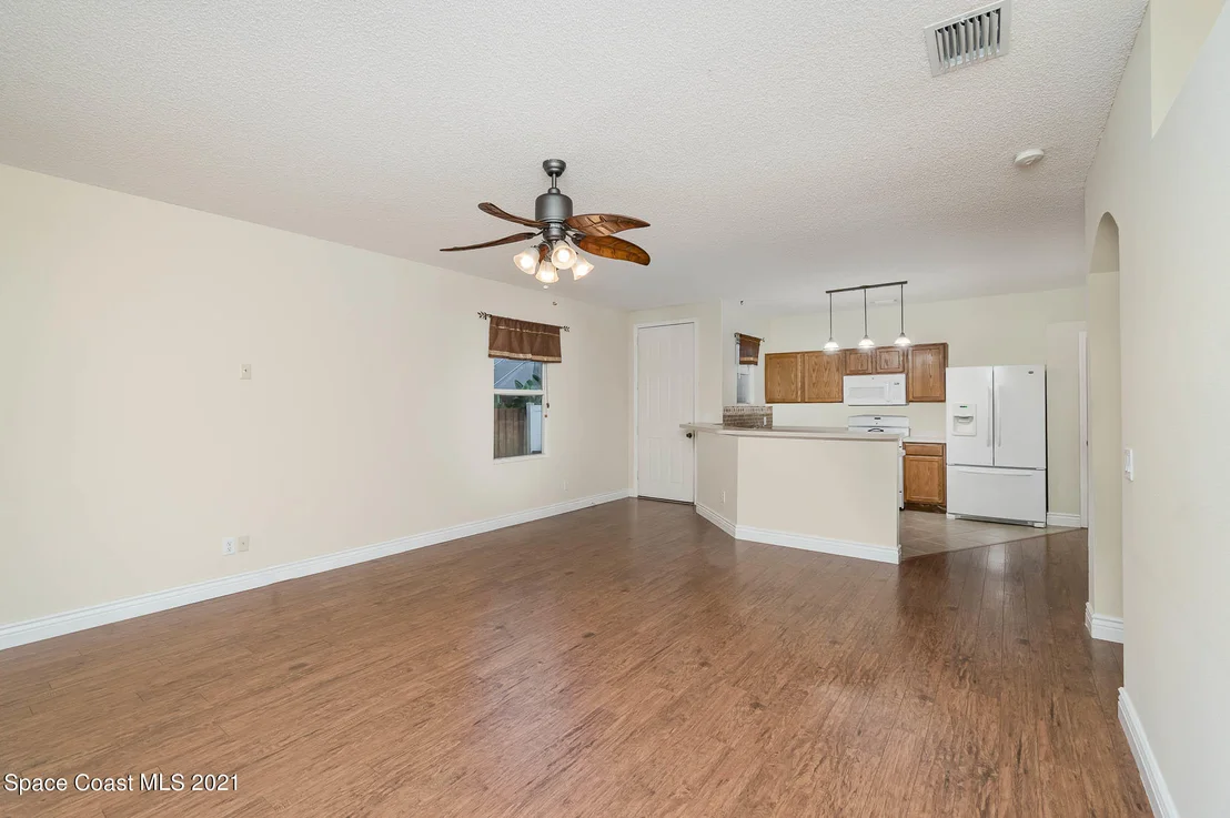 Photo of 946 Riviera Point Drive