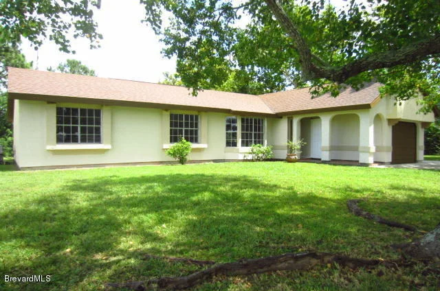 Photo of 1180 NE Riviera Drive