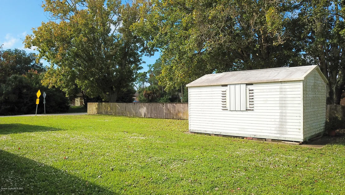 Photo of 6800 Cecil Road