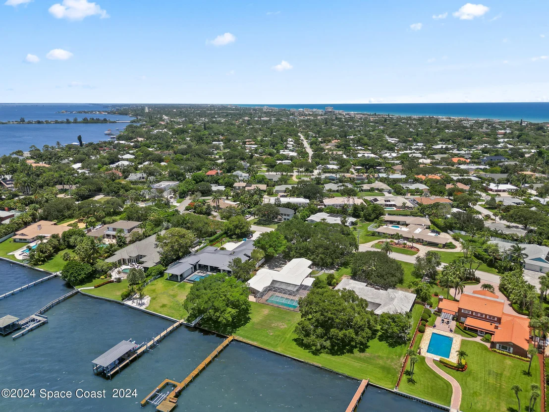 Photo of 206 Riverside Drive