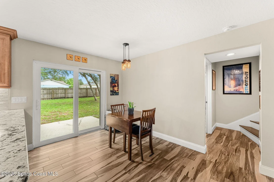 Photo of 5687 Holden Road