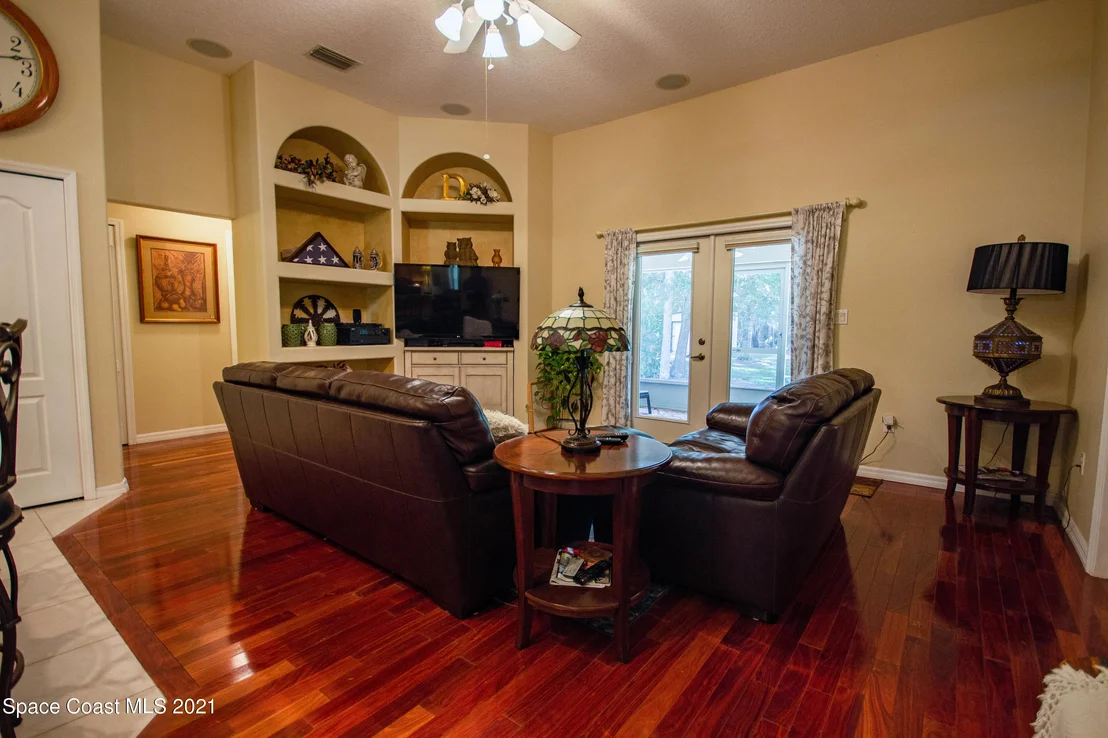 Photo of 4585 James Road