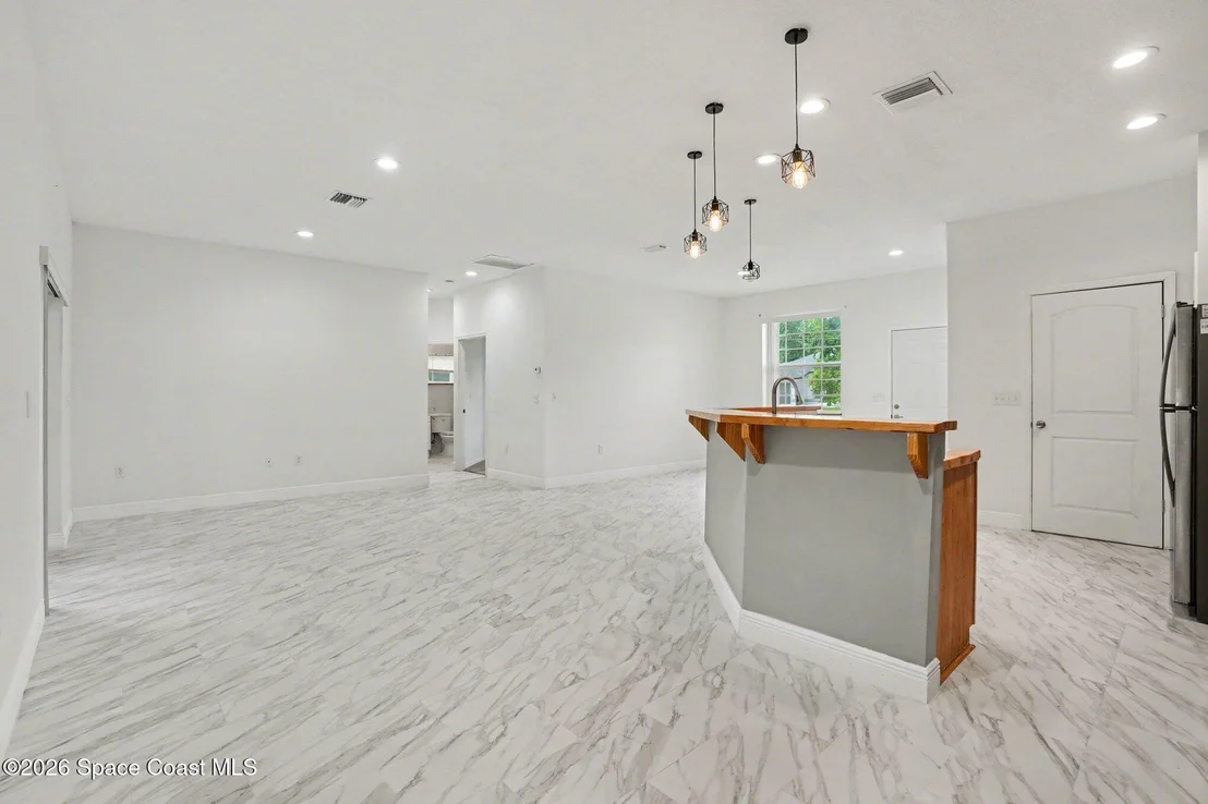 Photo of 416 La Veta Drive