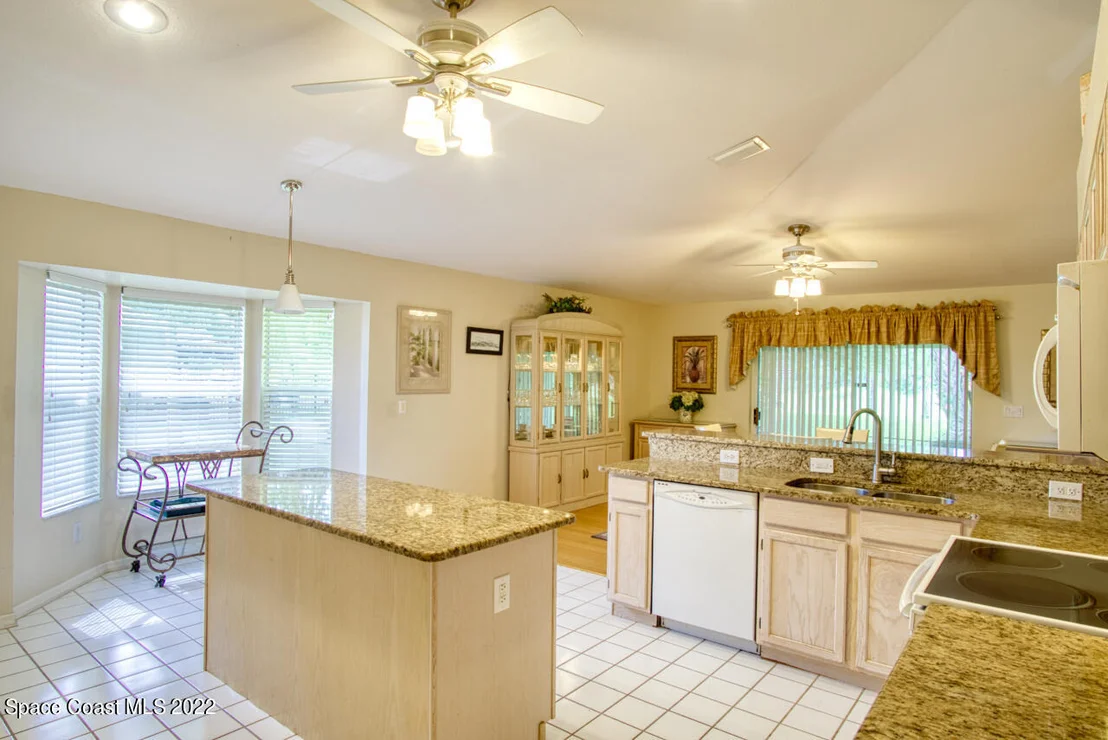 Photo of 1190 Meadowbrook Road NE