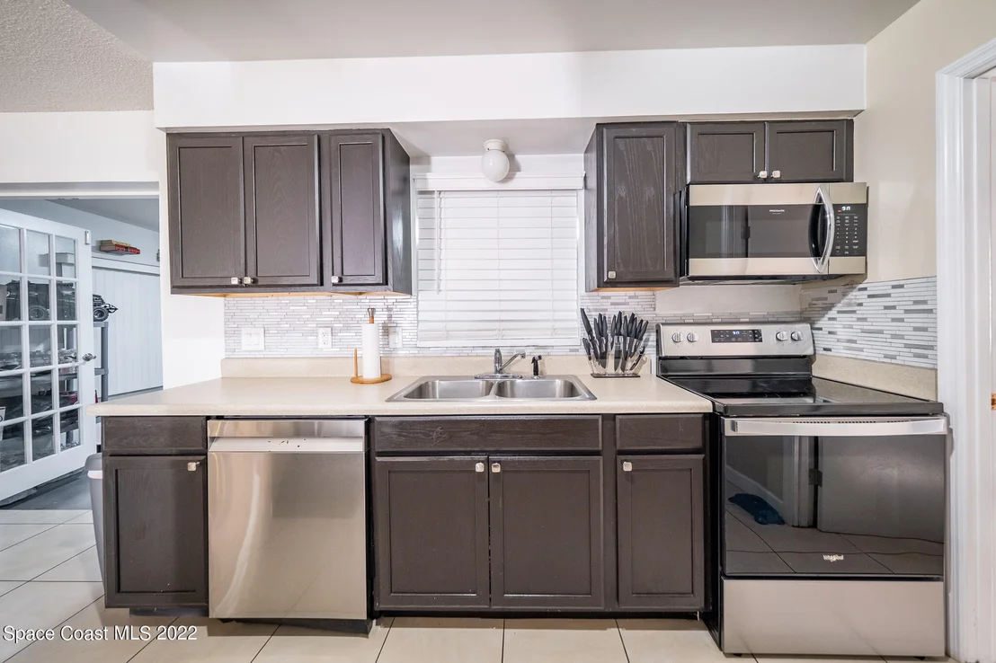 Photo of 982 Cardon Drive