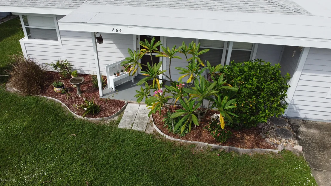 Photo of 664 Comanche Avenue