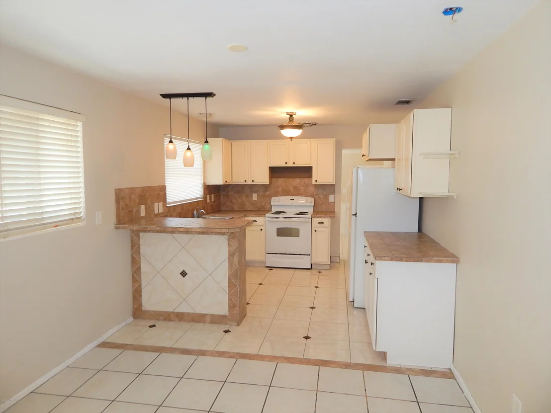 Photo of 1053 Myrtle Lane