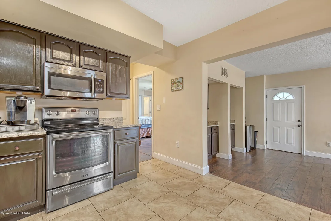 Photo of 765 Angle Street NE