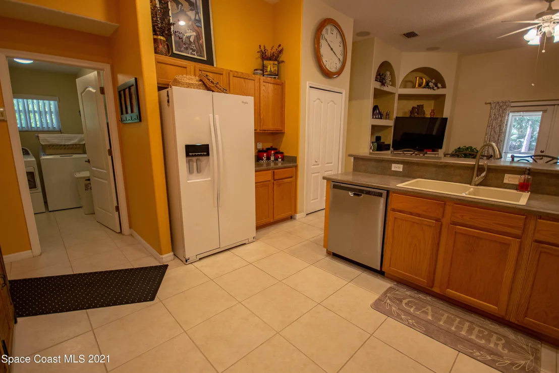 Photo of 4585 James Road
