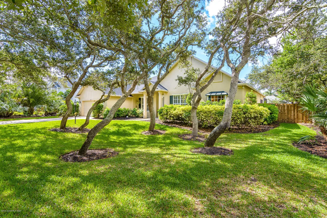Photo of 463 Peregrine Drive