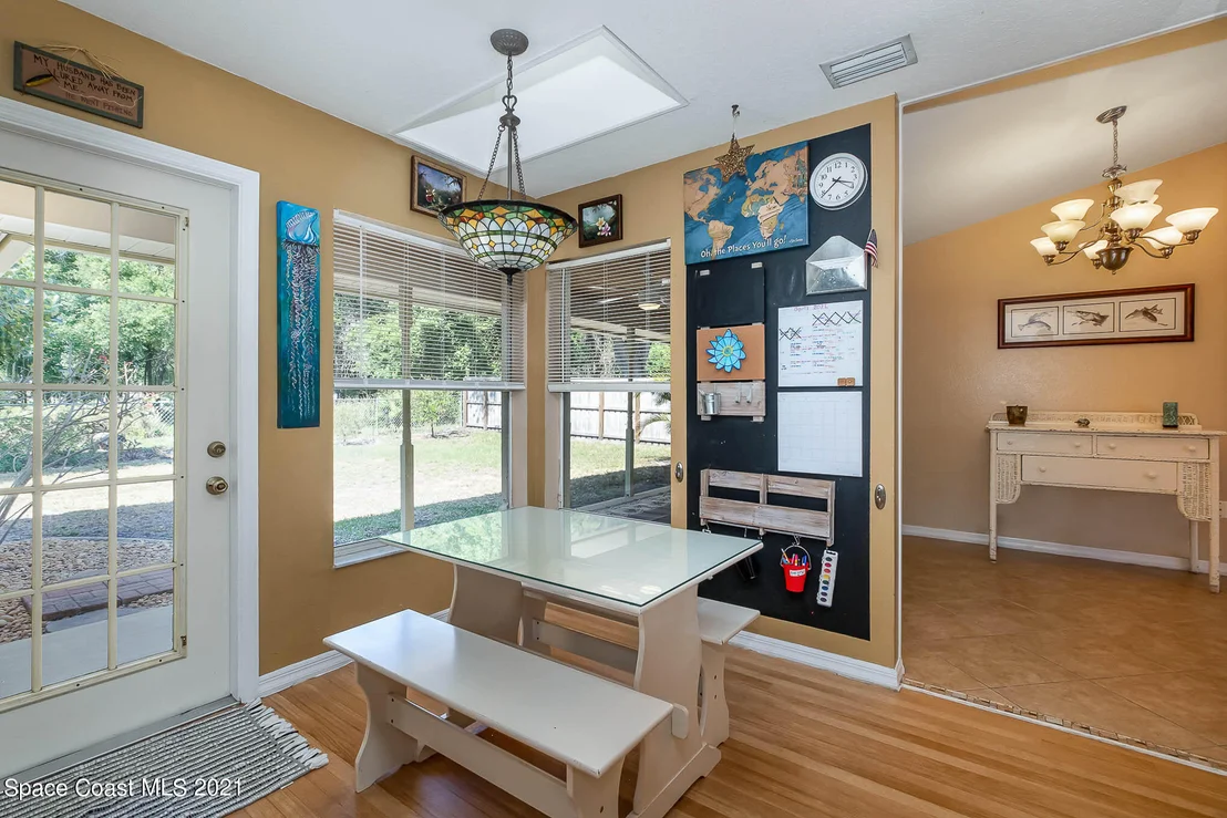 Photo of 890 Spirea Drive