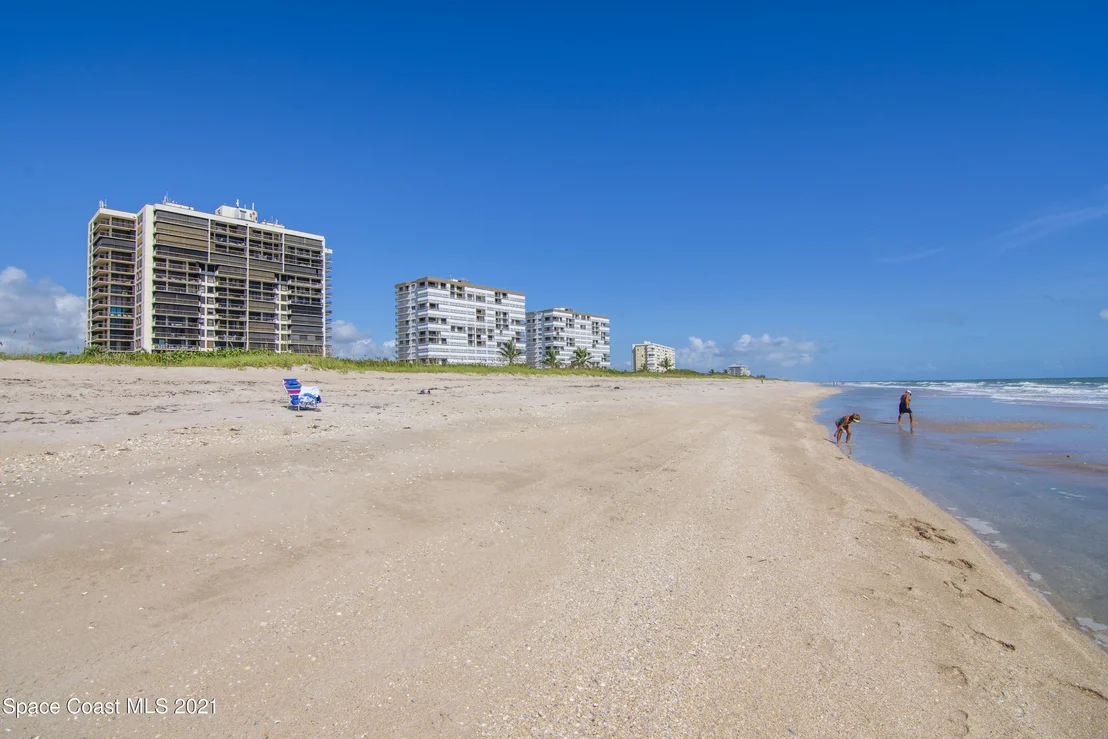 Photo of Unit PHA2 at 3100 N Highway A1a