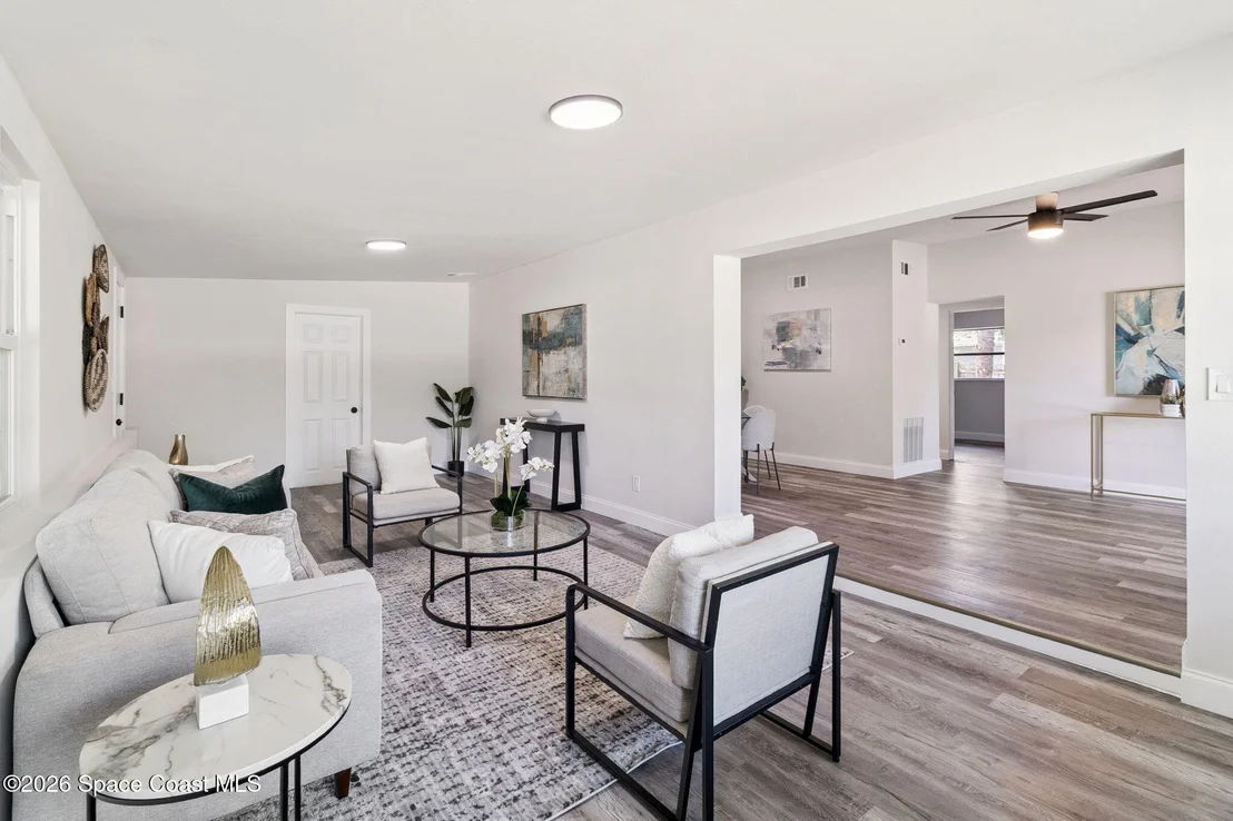 Photo of 1465 Hillcrest Drive