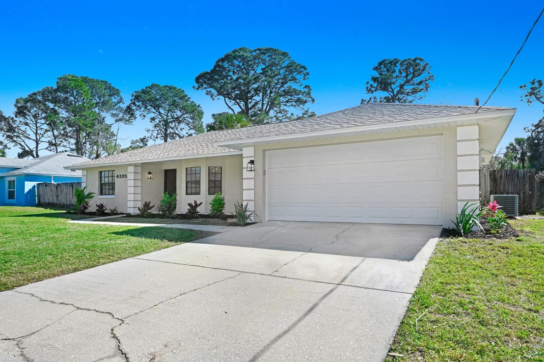 Photo of 6325 Hudson Road