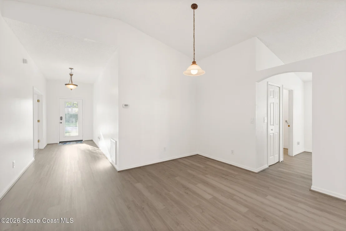 Photo of 2527 Deercroft Drive