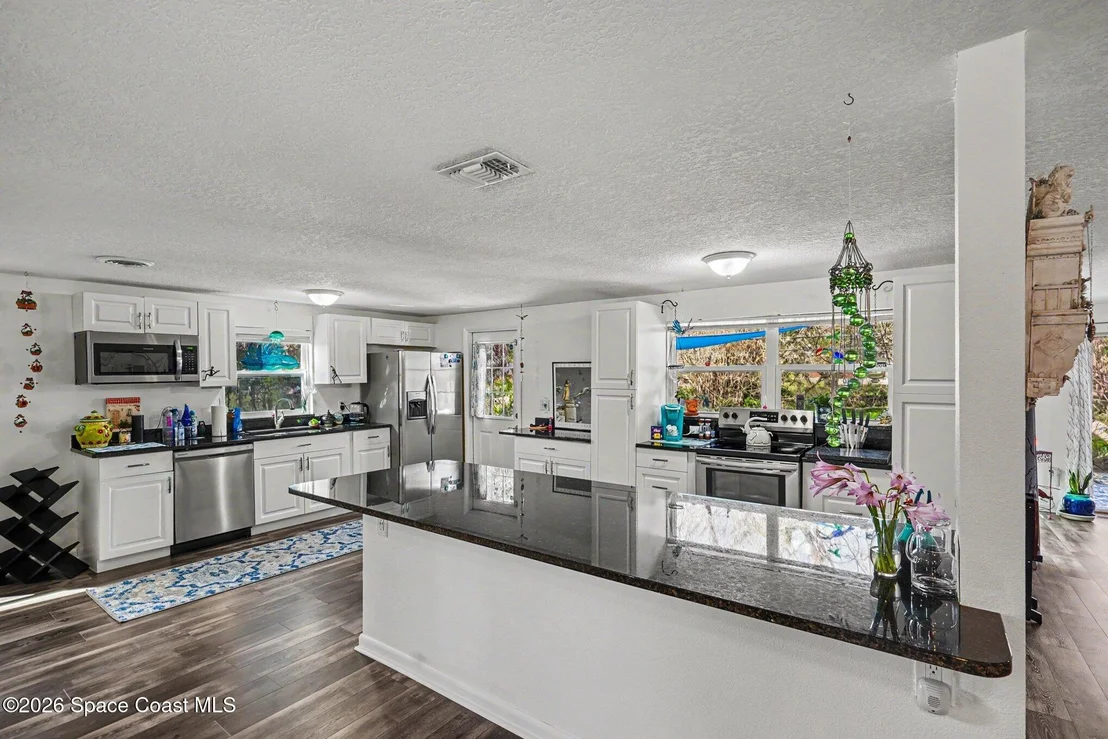 Photo of 427 Lynn Avenue