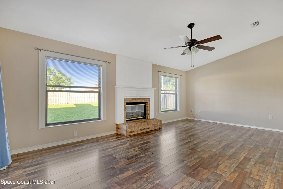 Photo of 1461 Wellington Circle
