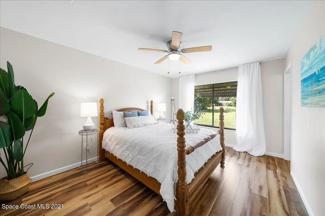 Photo of 1394 Carr Circle NE