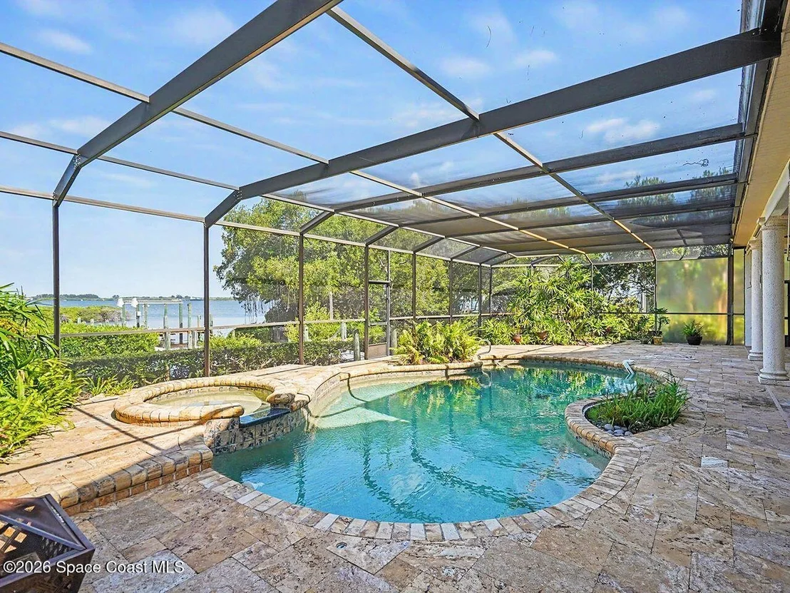 Photo of 484 Lanternback Island Drive