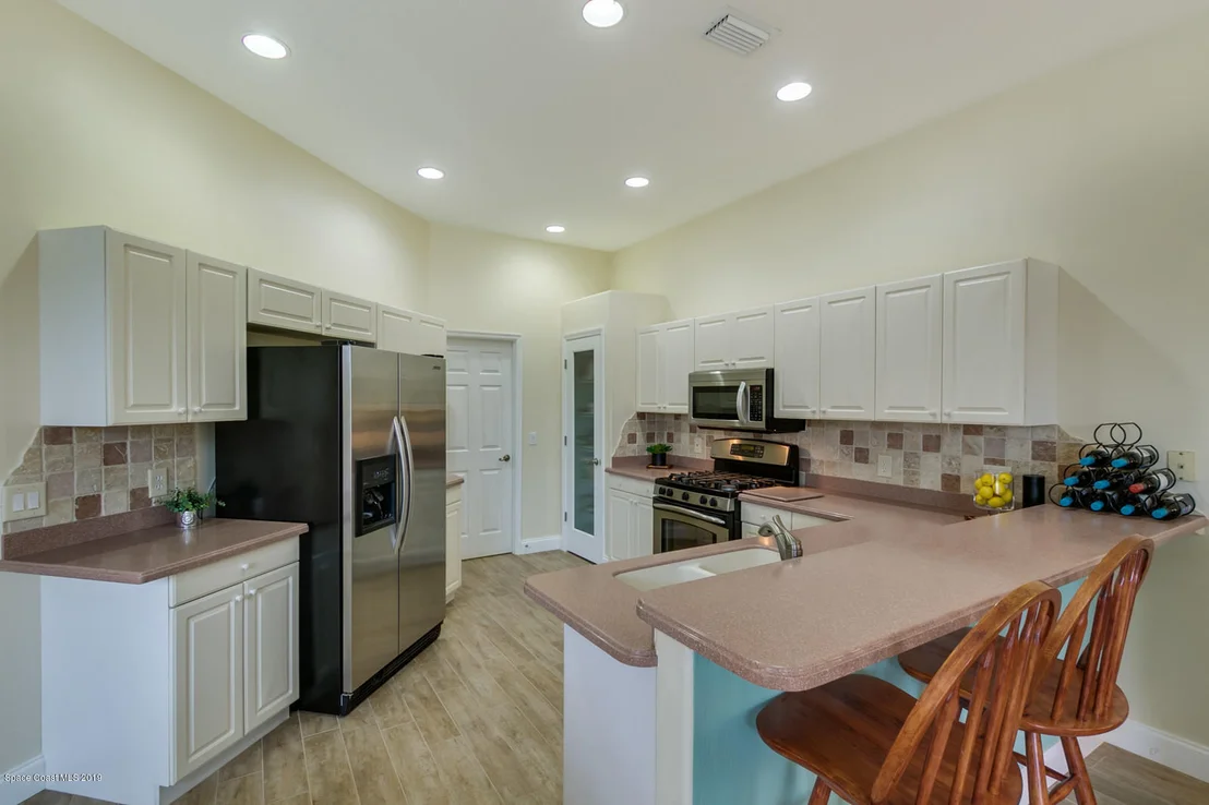 Photo of 925 Palm Brook Drive