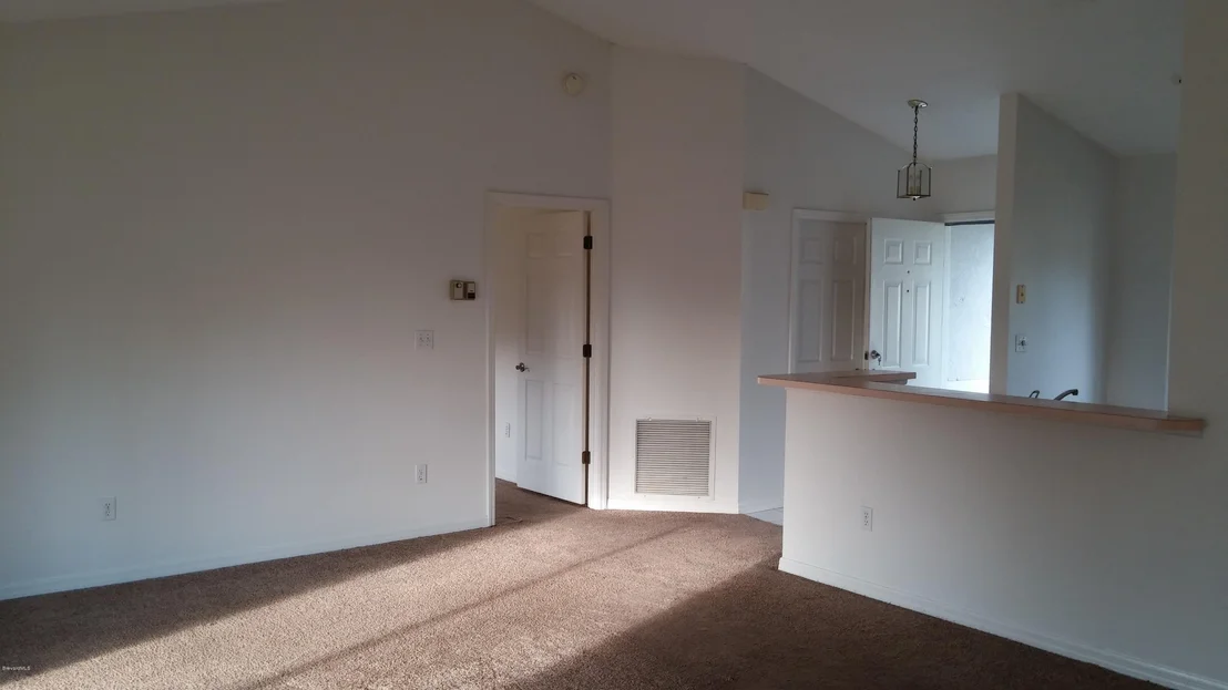 Photo of 5961 Midway Avenue