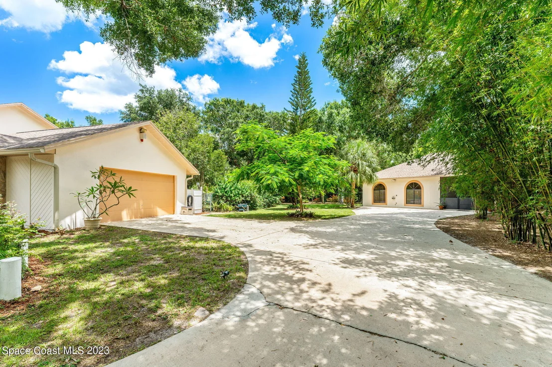 Photo of 2499 Hideaway Lane