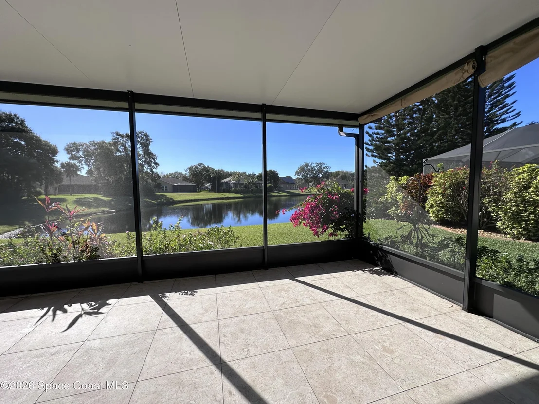 Photo of 883 Spring Oak Drive