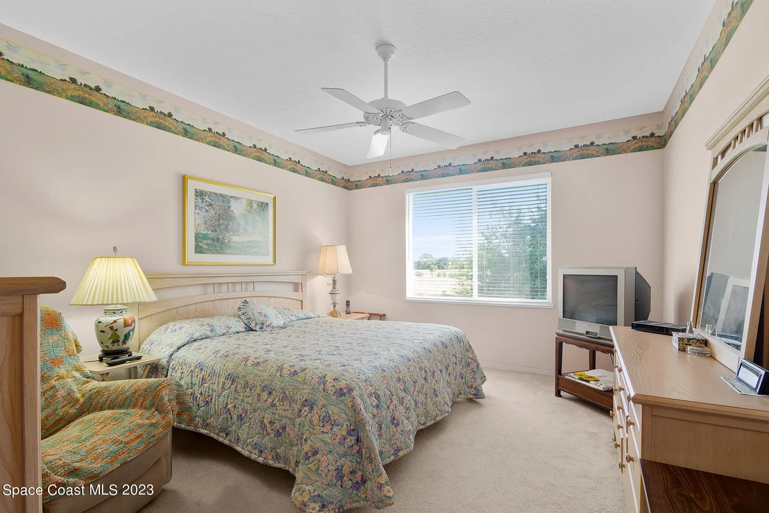 Photo of 1961 Golf Vista Boulevard