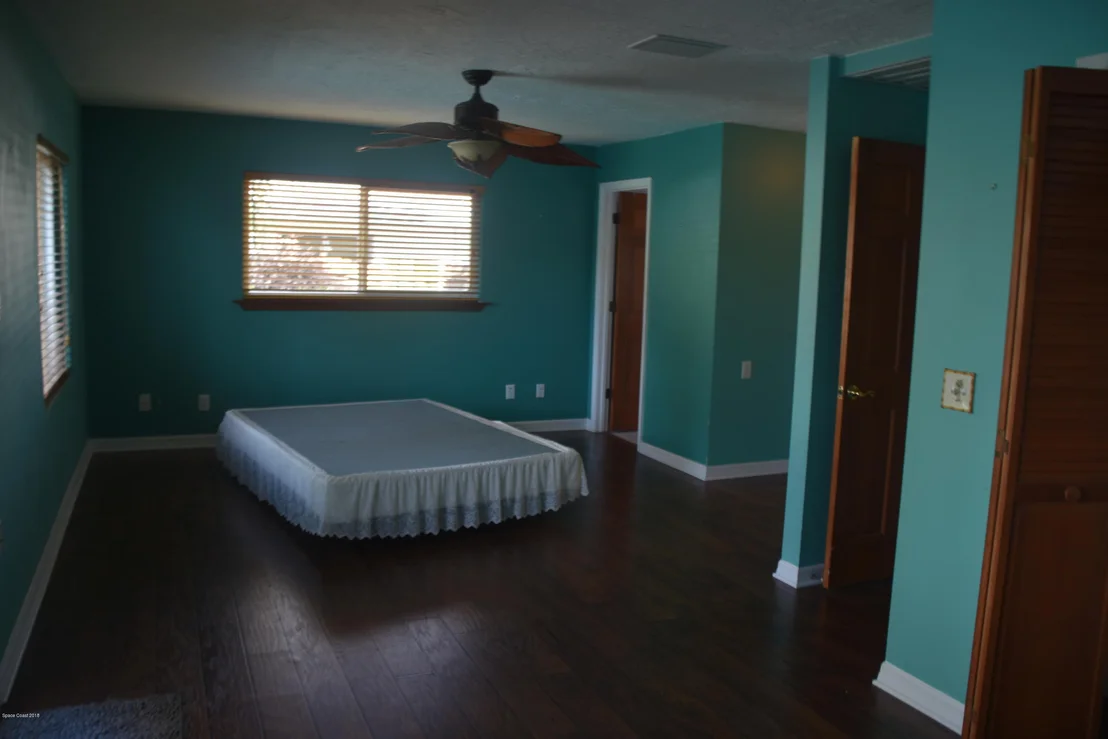 Photo of 220 Cocoa Avenue