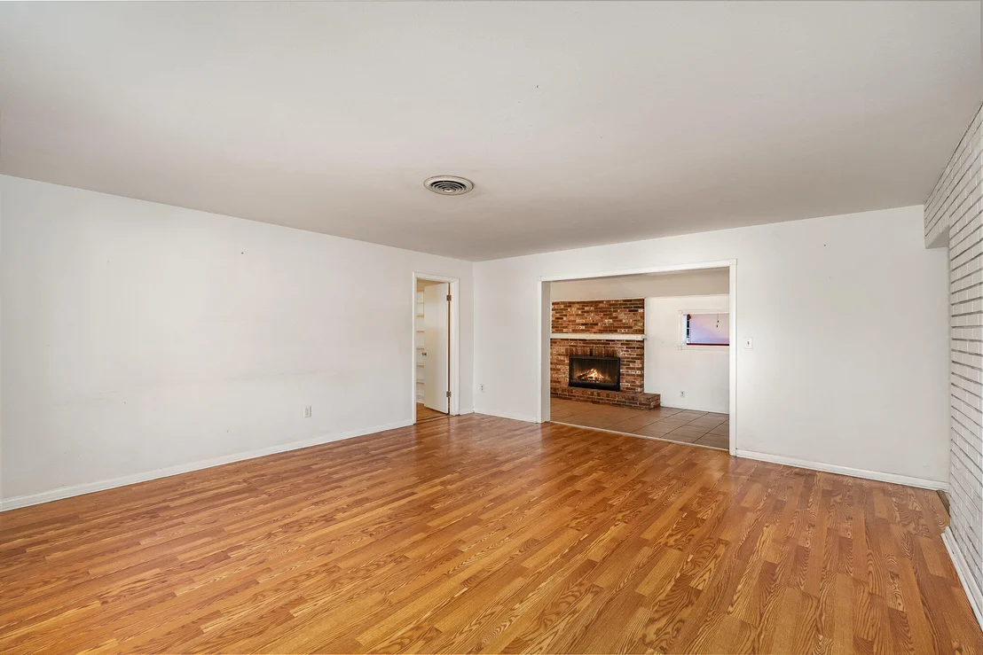 Photo of 395 Willow Drive