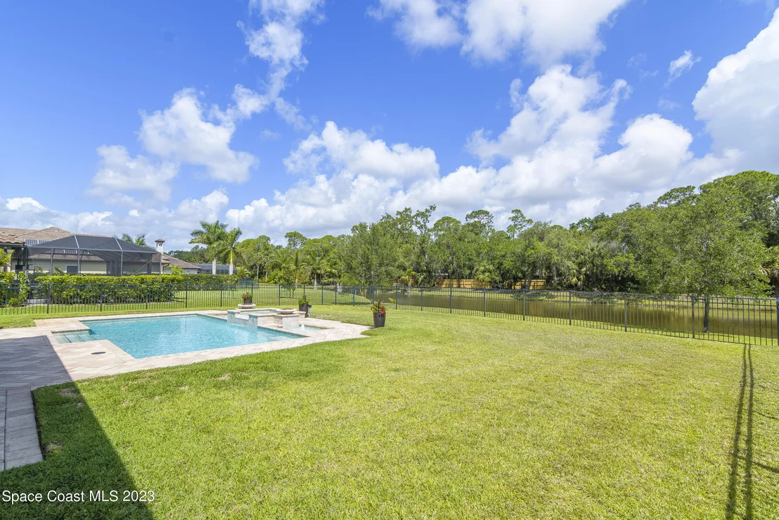 Photo of 814 Lorenza Place