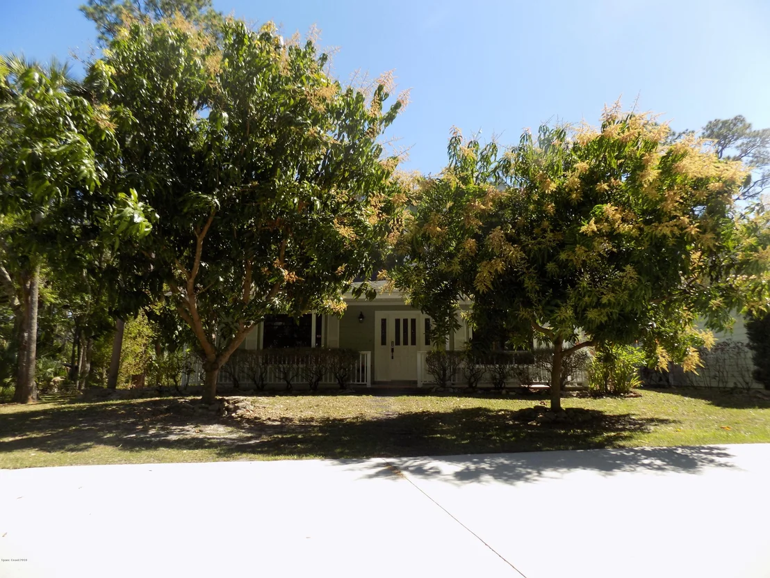 Photo of 970 Bluegrass Lane