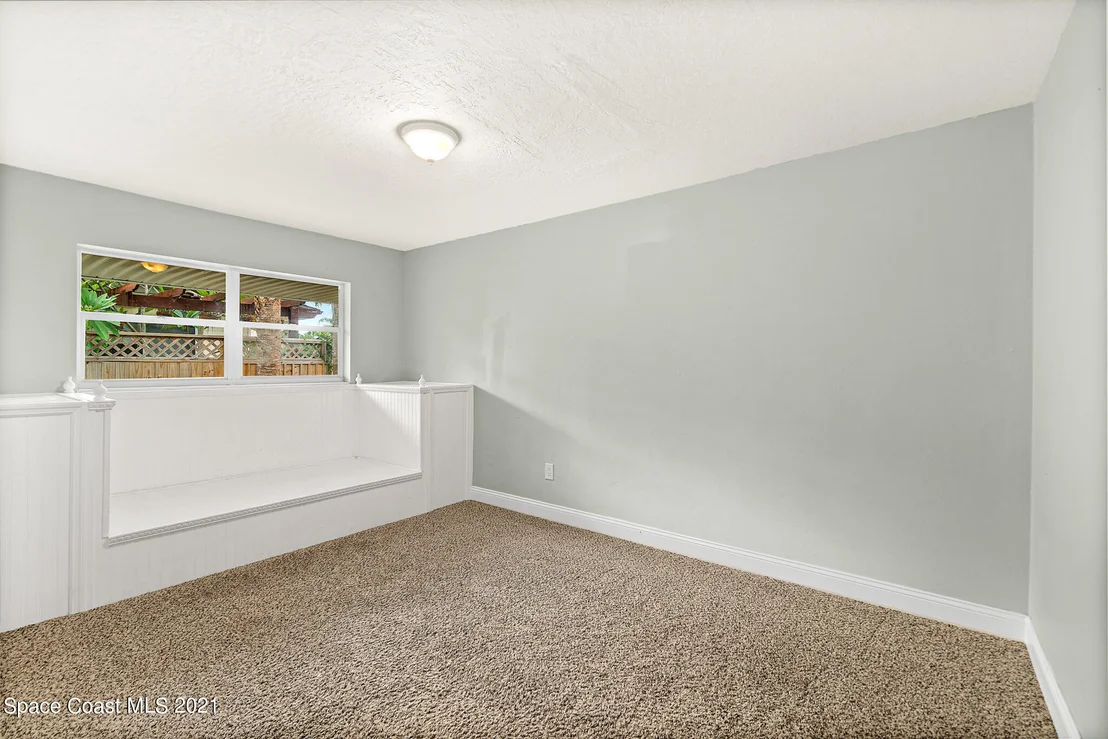 Photo of 555 Bahama Drive