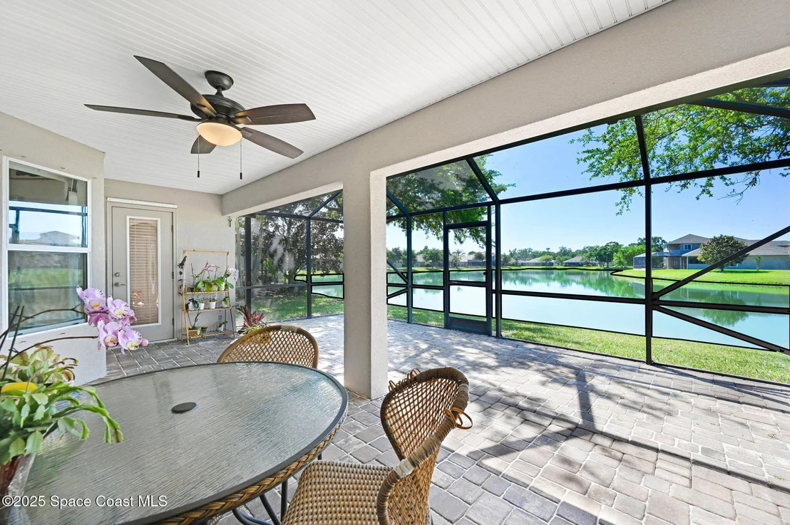 Photo of 2074 Botanica Circle