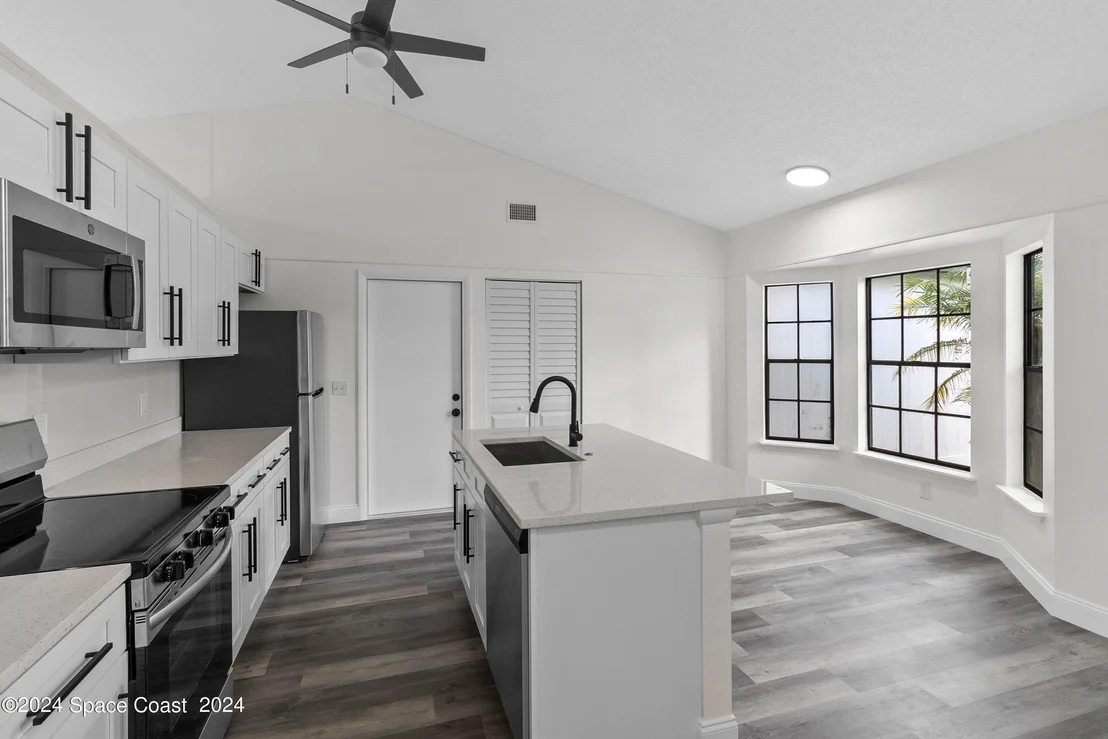 Photo of 7195 Pluto Avenue
