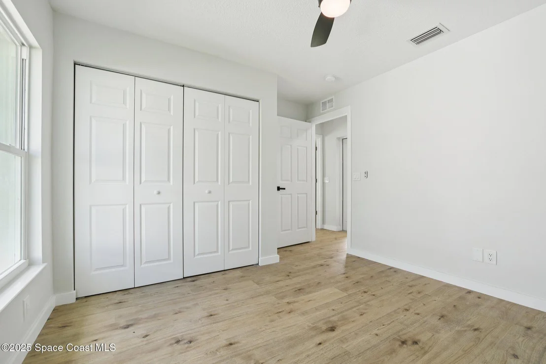 Photo of 1441 Eldron Boulevard SE