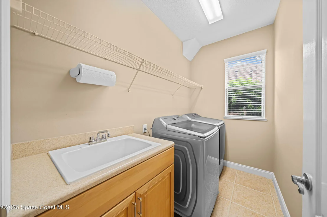 Photo of 1045 Starling Way