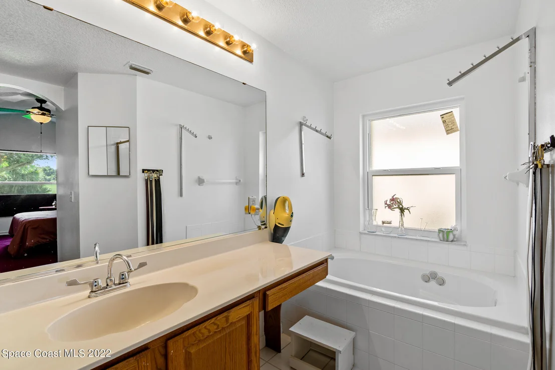 Photo of 2396 Addington Circle