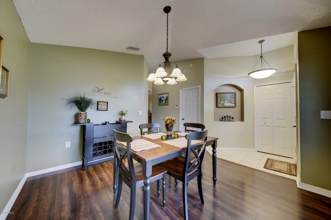 Photo of 1071 Olde Bailey Lane