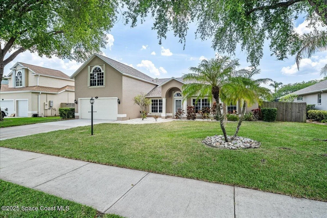 Photo of 5863 Newbury Circle