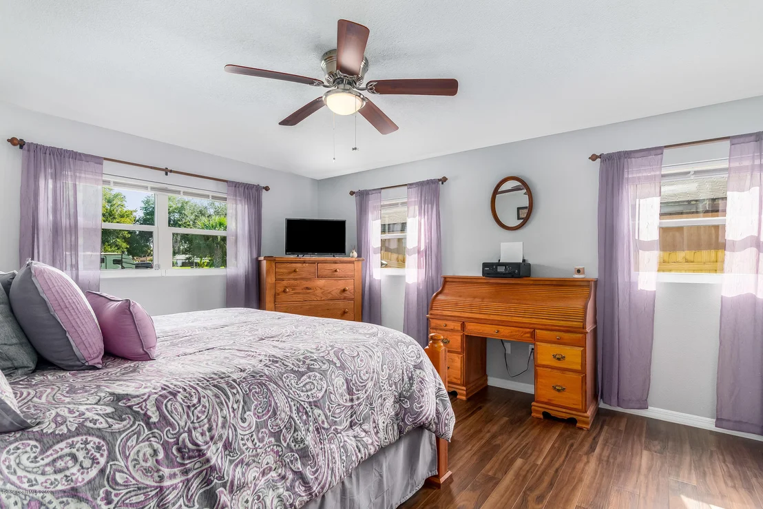 Photo of 710 Becker Avenue NE