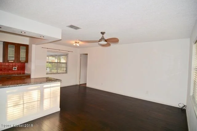 Photo of 212 E Haven Drive