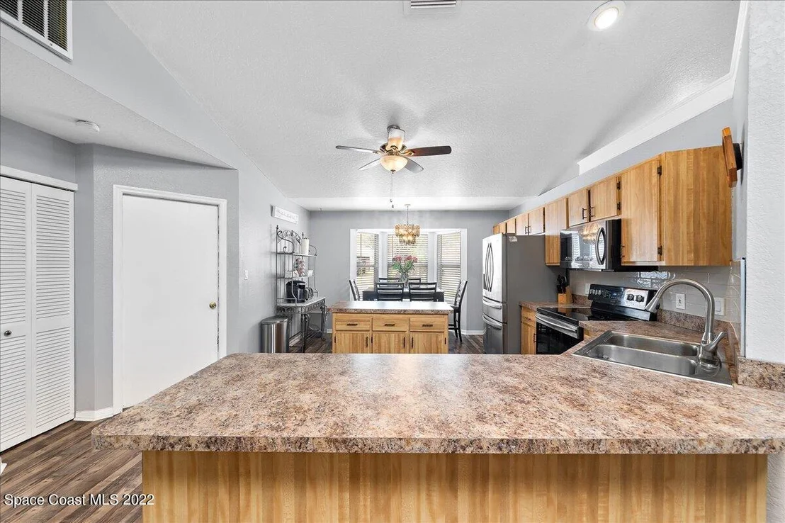 Photo of 6165 Corning Road