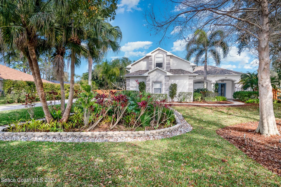 Photo of 4333 Long Lake Road