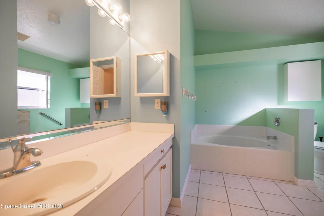 Photo of 2326 Hidden Pine Lane NE