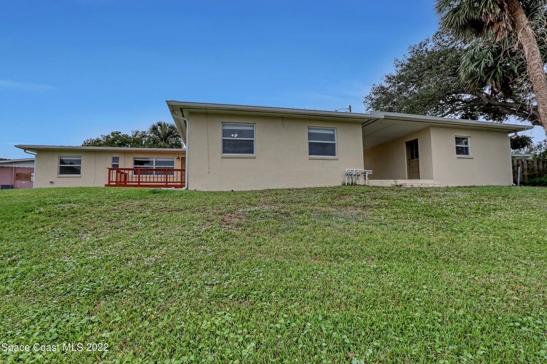 Photo of 589 Hillside Court