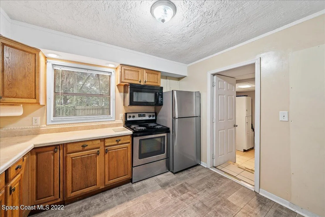 Photo of 283 N Burnett Road