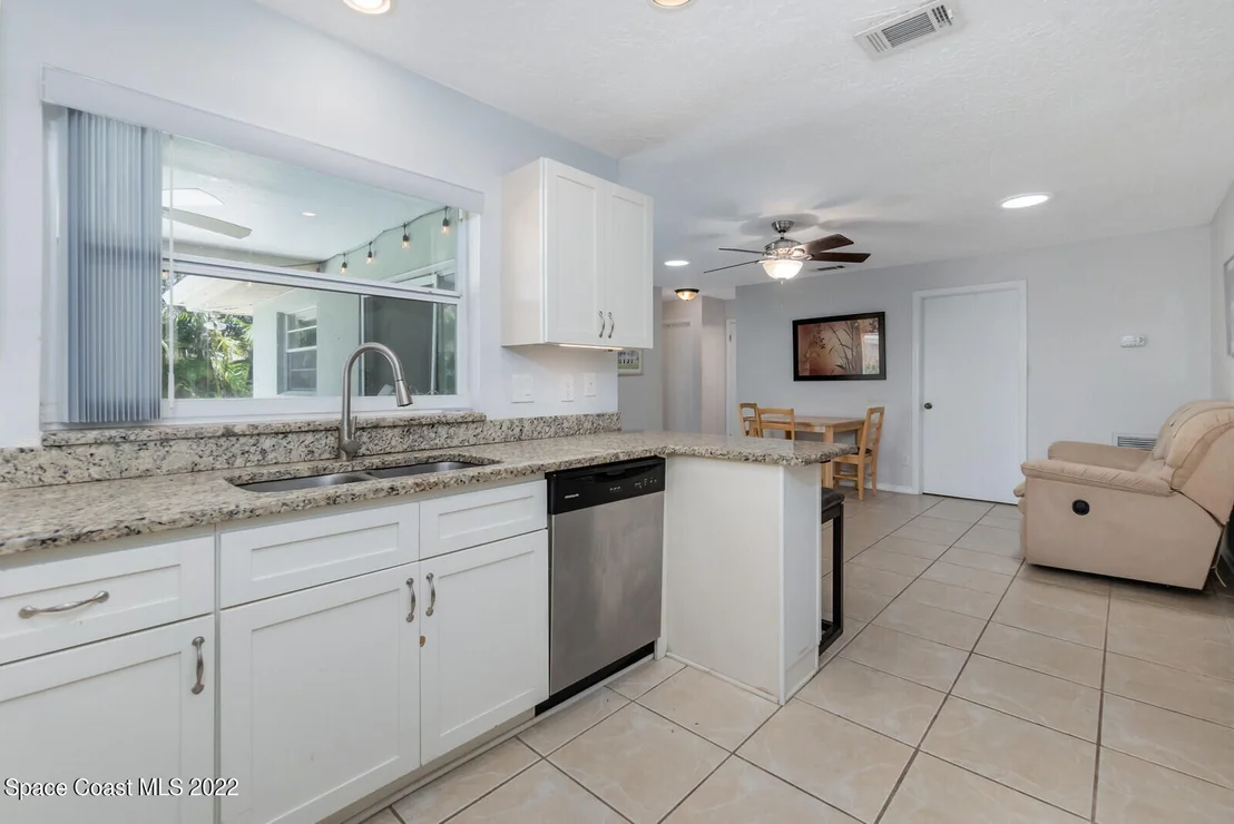 Photo of 640 Hibiscus Drive