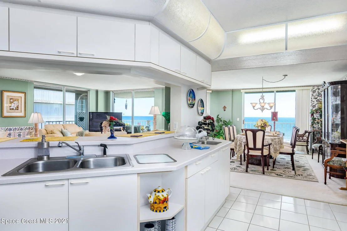 Photo of Unit 607 at 3400 Ocean Beach Boulevard